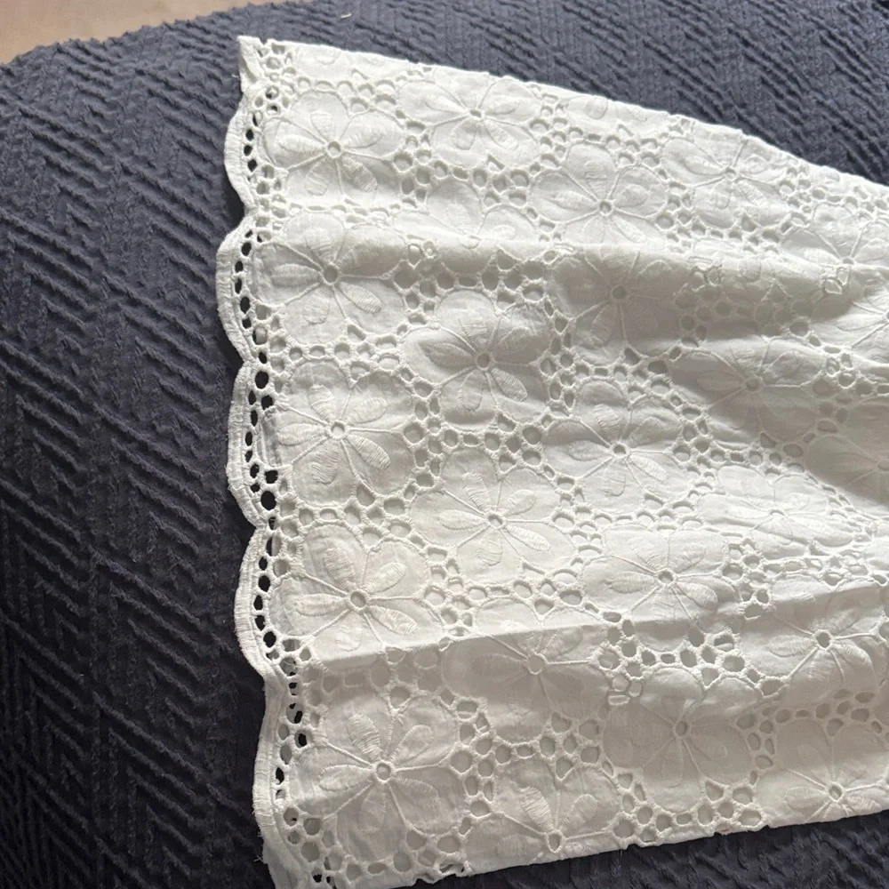 Lilly Pulitzer Ivory Floral Lace Intimate - Picture 9 of 10